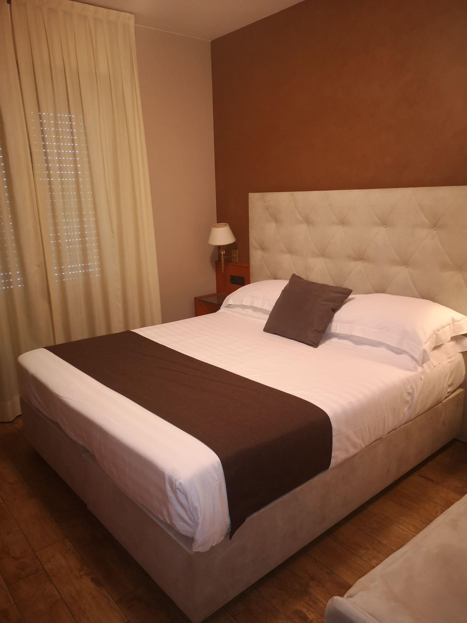 Hotel Clarin 14 By Dori Peschiera del Garda Eksteriør billede
