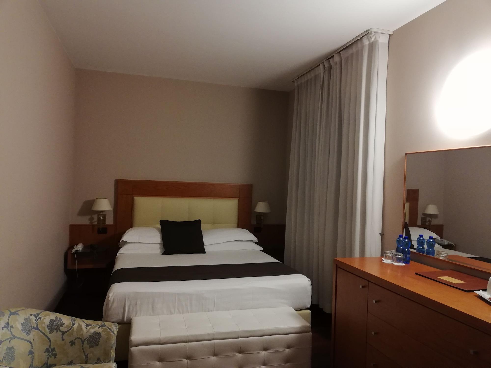 Hotel Clarin 14 By Dori Peschiera del Garda Eksteriør billede