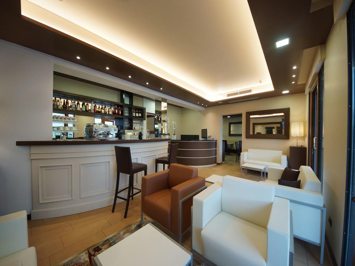 Hotel Clarin 14 By Dori Peschiera del Garda Eksteriør billede